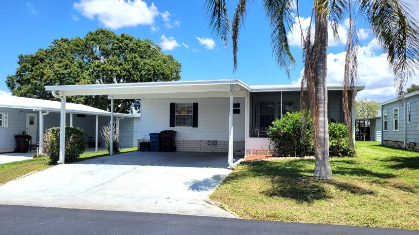Lake Wales, FL Mobile Home for Sale located at 316 Dove Ct. Tower Lakes